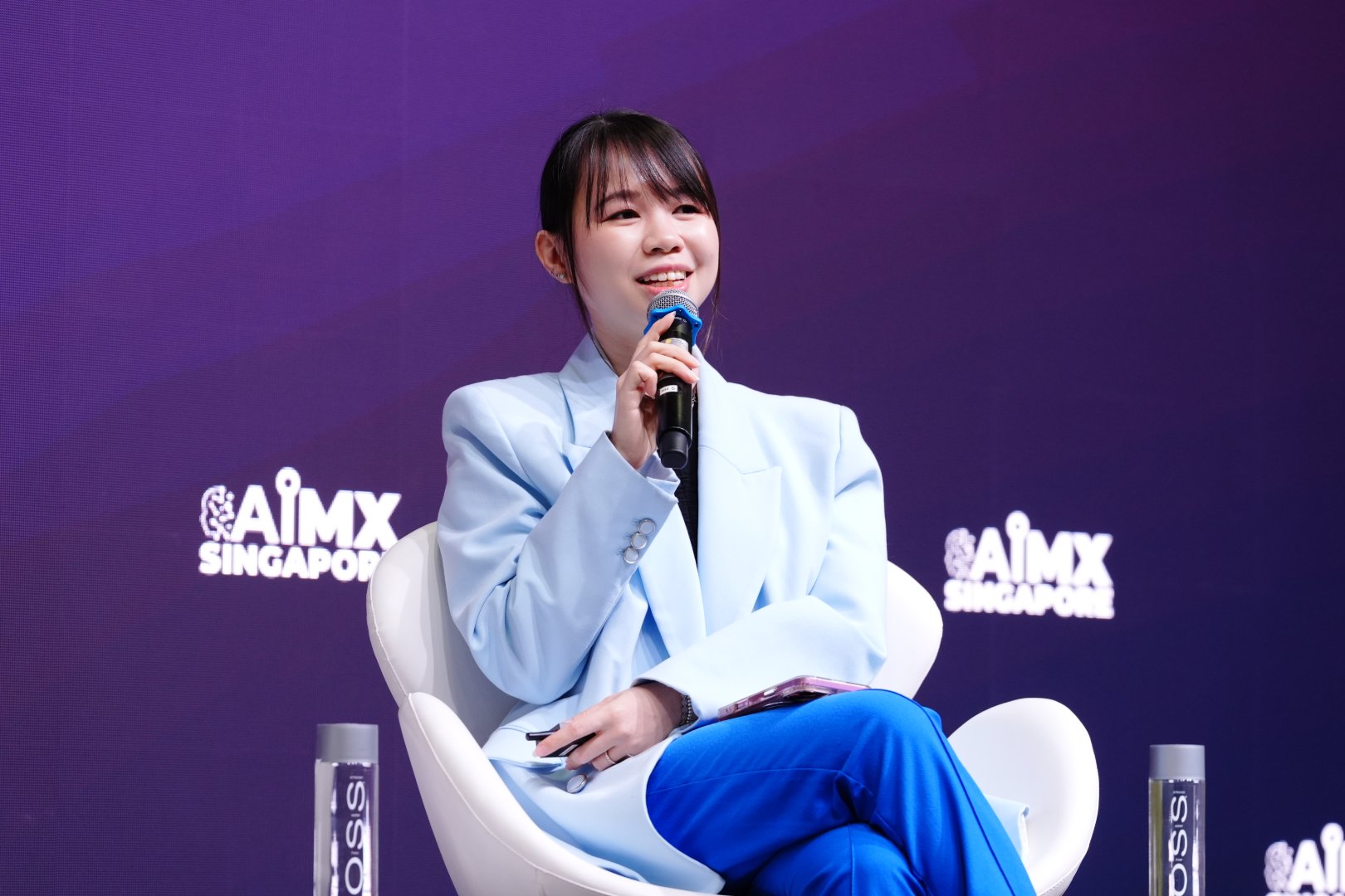 Jeslin Bay Jeslin Bay