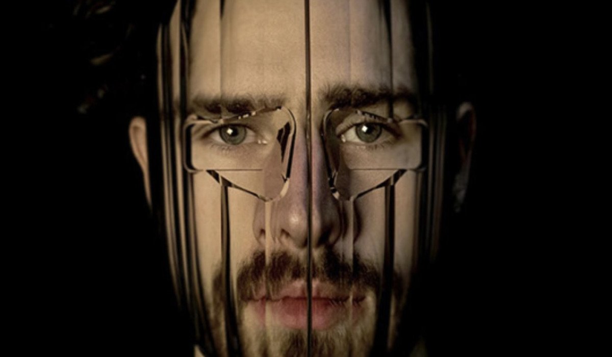 Jip van Leeuwenstein wearing his mask